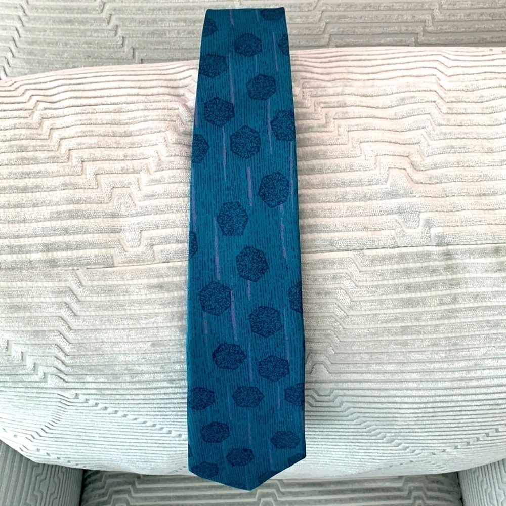 80’s Spiess Mens Tie. Bold in Color w/Teal/Blue Design and Pink Stripe Accents.